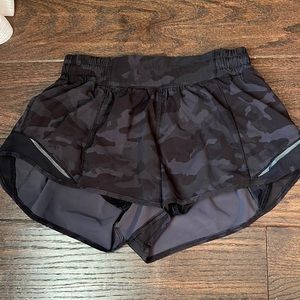 Hotty hot low-rise lined shorts 2.5”
